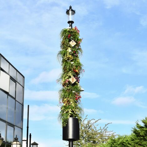 SMART LIVING PILLAR