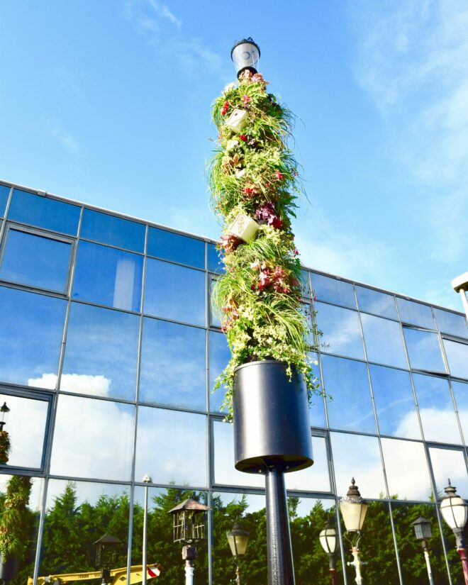 SMART LIVING PILLAR